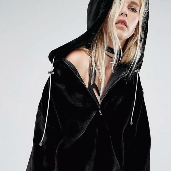 STORY OF LOLA OVERSIZED FRONT ZIP HOODED FAUX FUR JACKET - Picture 2 of 3